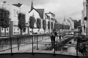 la fille sur le pont
